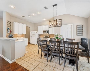 7709 Shasta Drive - Photo Thumbnail 17