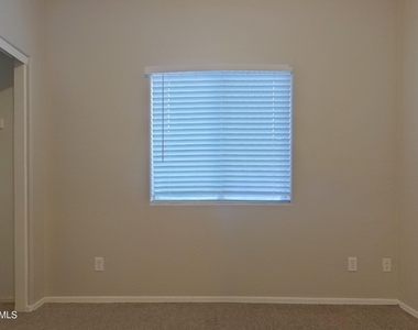 11717 W Jackson Street - Photo Thumbnail 9