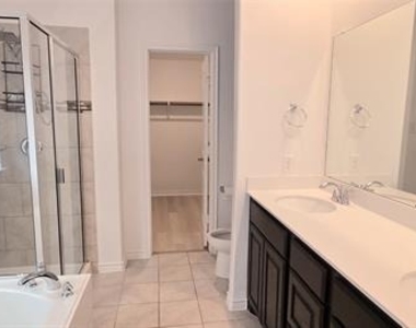 2625 Hillrich Drive - Photo Thumbnail 12