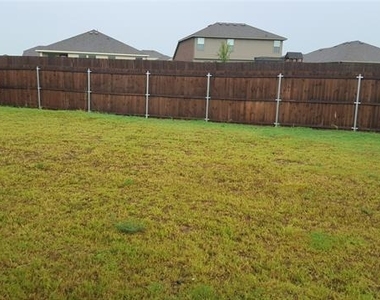 319 Elam Drive - Photo Thumbnail 14