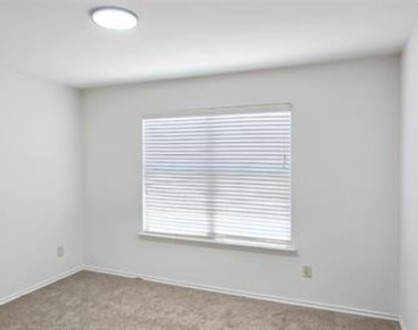 319 Elam Drive - Photo Thumbnail 9