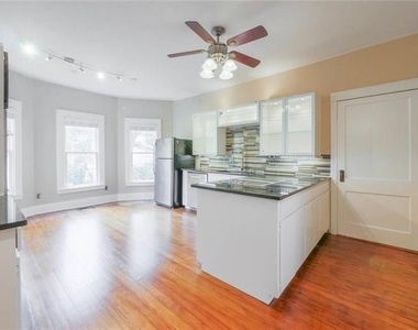 4616 Swiss Avenue - Photo Thumbnail 6