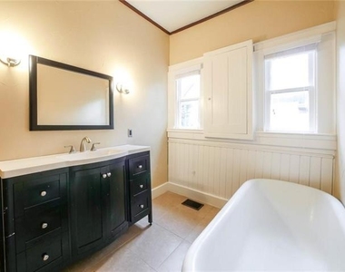 4616 Swiss Avenue - Photo Thumbnail 11