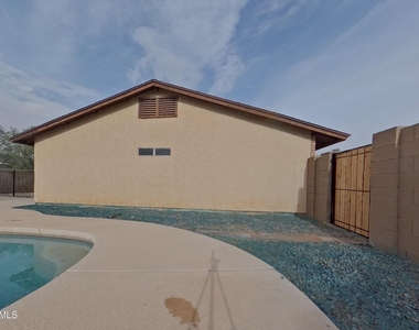3413 E Dragoon Avenue - Photo Thumbnail 13