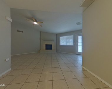3413 E Dragoon Avenue - Photo Thumbnail 3