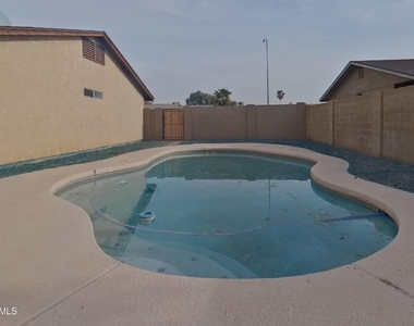 3413 E Dragoon Avenue - Photo Thumbnail 12