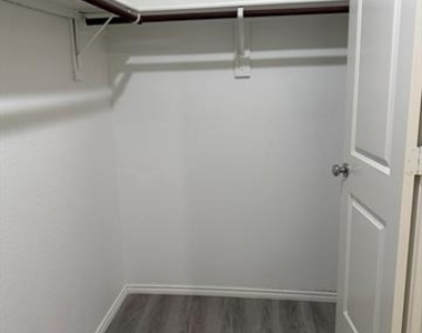 5705 Manarchos Lane - Photo Thumbnail 23