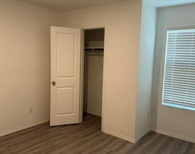 5705 Manarchos Lane - Photo Thumbnail 16