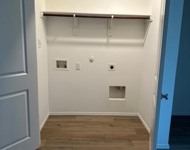 5705 Manarchos Lane - Photo Thumbnail 24