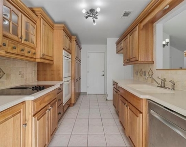 1440 Thistlewood Lane - Photo Thumbnail 8