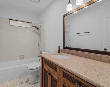 1440 Thistlewood Lane - Photo Thumbnail 17