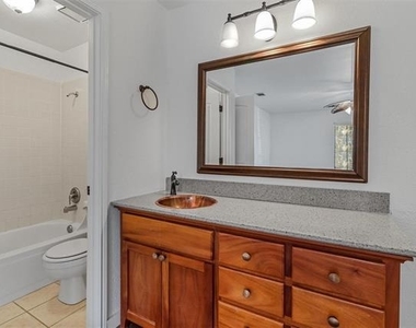 1440 Thistlewood Lane - Photo Thumbnail 12
