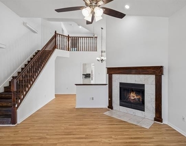 537 Raintree Circle - Photo Thumbnail 3