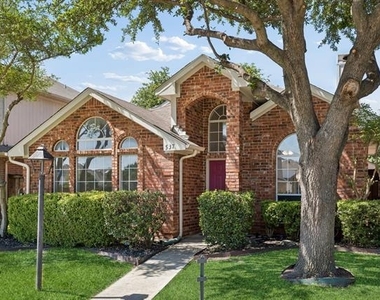 537 Raintree Circle - Photo Thumbnail 29