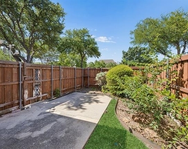 537 Raintree Circle - Photo Thumbnail 27