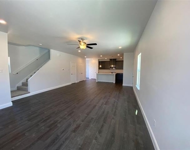 3025 Barling - Photo Thumbnail 5