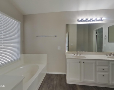 8961 W Kathleen Road - Photo Thumbnail 8