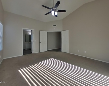 8961 W Kathleen Road - Photo Thumbnail 7