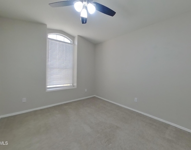 8961 W Kathleen Road - Photo Thumbnail 10