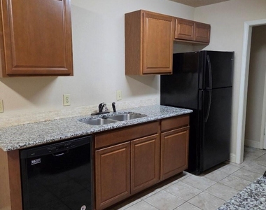 7326 Ne Loop 820 - Photo Thumbnail 5
