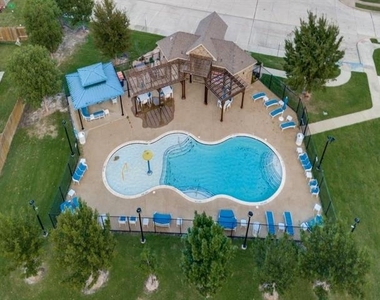 105 Curt Street - Photo Thumbnail 12