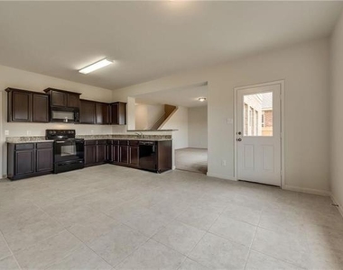 105 Curt Street - Photo Thumbnail 4
