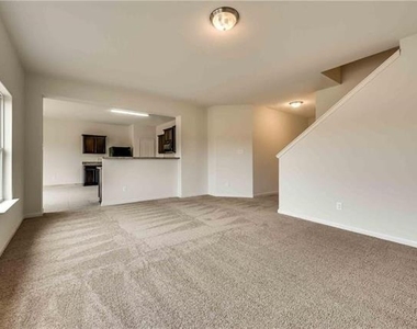 105 Curt Street - Photo Thumbnail 2