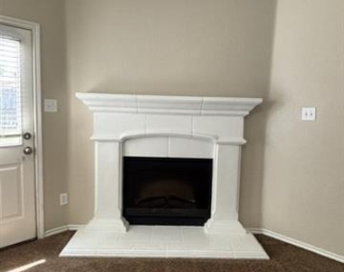 661 Rosario Lane - Photo Thumbnail 6