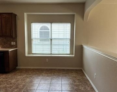 661 Rosario Lane - Photo Thumbnail 7