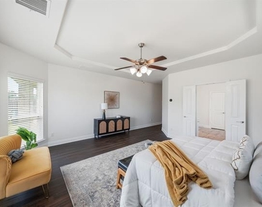 1824 Silvery Canoe Way - Photo Thumbnail 12