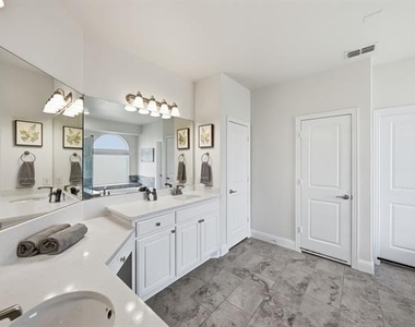 1824 Silvery Canoe Way - Photo Thumbnail 15