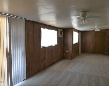 2246 W Corrine Drive - Photo Thumbnail 13