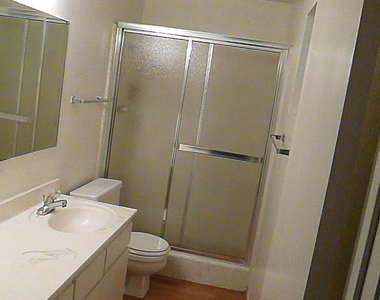 2246 W Corrine Drive - Photo Thumbnail 6
