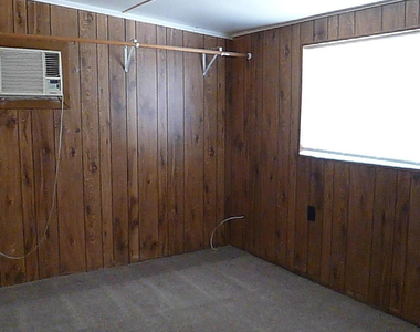 2246 W Corrine Drive - Photo Thumbnail 14