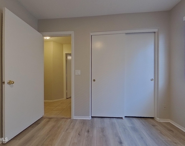 23141 W Ashleigh Marie Drive - Photo Thumbnail 9