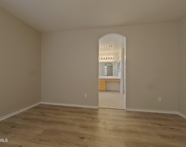 23141 W Ashleigh Marie Drive - Photo Thumbnail 5
