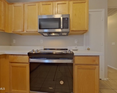 23141 W Ashleigh Marie Drive - Photo Thumbnail 4