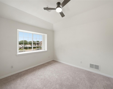 101 Fontana Court - Photo Thumbnail 19