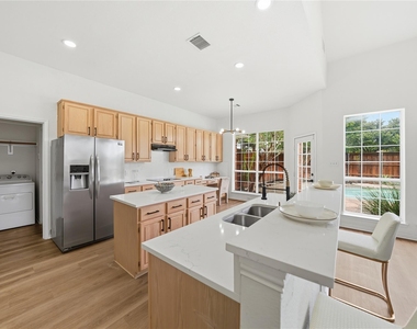 101 Fontana Court - Photo Thumbnail 5