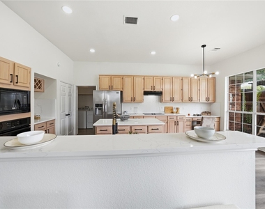 101 Fontana Court - Photo Thumbnail 7
