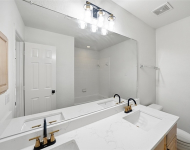 101 Fontana Court - Photo Thumbnail 20