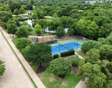 101 Fontana Court - Photo Thumbnail 23