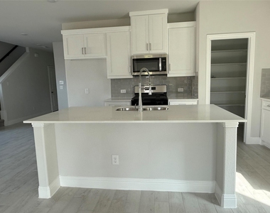 3206 Cordelia Drive - Photo Thumbnail 10