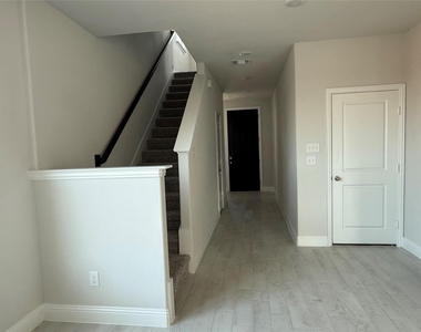 3206 Cordelia Drive - Photo Thumbnail 6
