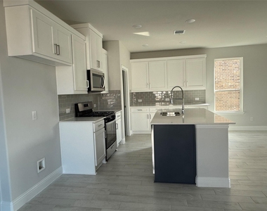 3206 Cordelia Drive - Photo Thumbnail 11