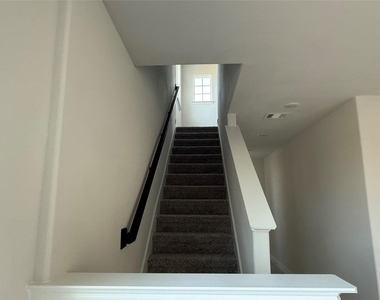 3206 Cordelia Drive - Photo Thumbnail 12