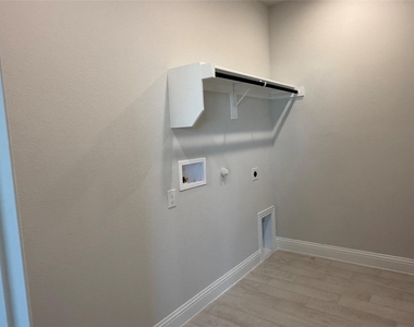3206 Cordelia Drive - Photo Thumbnail 13