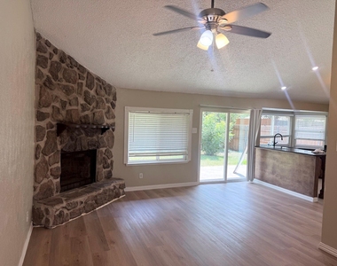 2104 Sunrise Trail - Photo Thumbnail 5