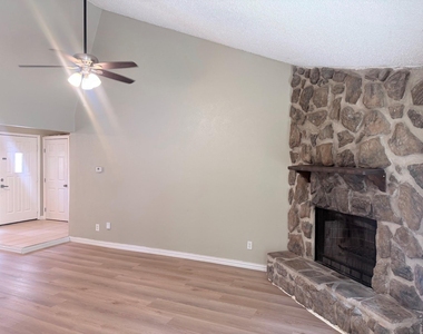 2104 Sunrise Trail - Photo Thumbnail 7