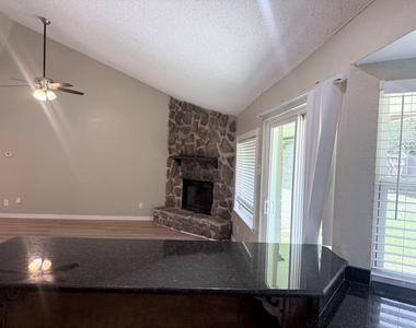 2104 Sunrise Trail - Photo Thumbnail 11